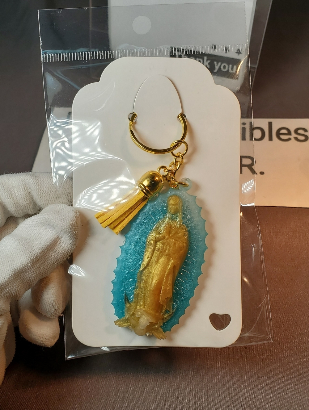 Radiant Virgin Mary Resin Keychain – Handmade Religious Charm